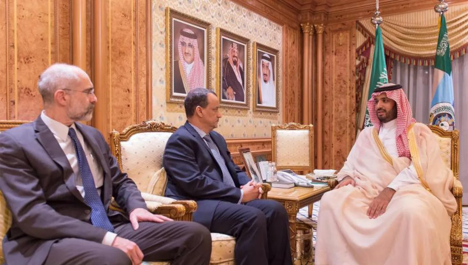 جانب من مباحثات ولي ولي العهد السعودي مع المبعوث الخاص للأمين العام للأمم المتحدة إلى اليمن (واس)