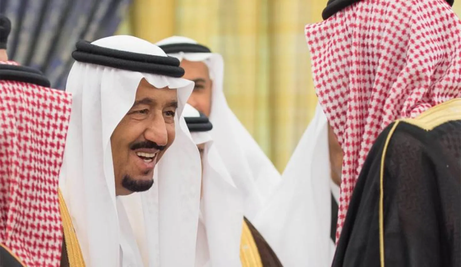 خادم الحرمين الشريفين يستقبل الأمراء والعلماء والوزراء والمواطنين