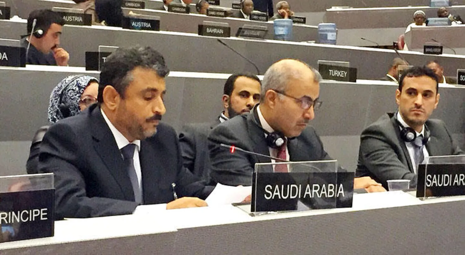 مساعد رئيس مجلس الشورى السعودي: تسييس إيران لحادثة تدافع «منى» تغطية لفشلها في اليمن ودول أخرى