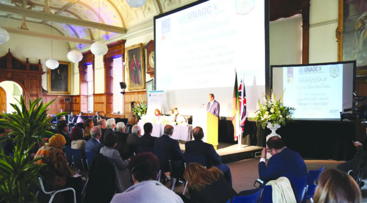 جانب من ندوة وسائل الإعلام الجديد التي أقيمت أمس في جامعة أكسفورد البريطانية