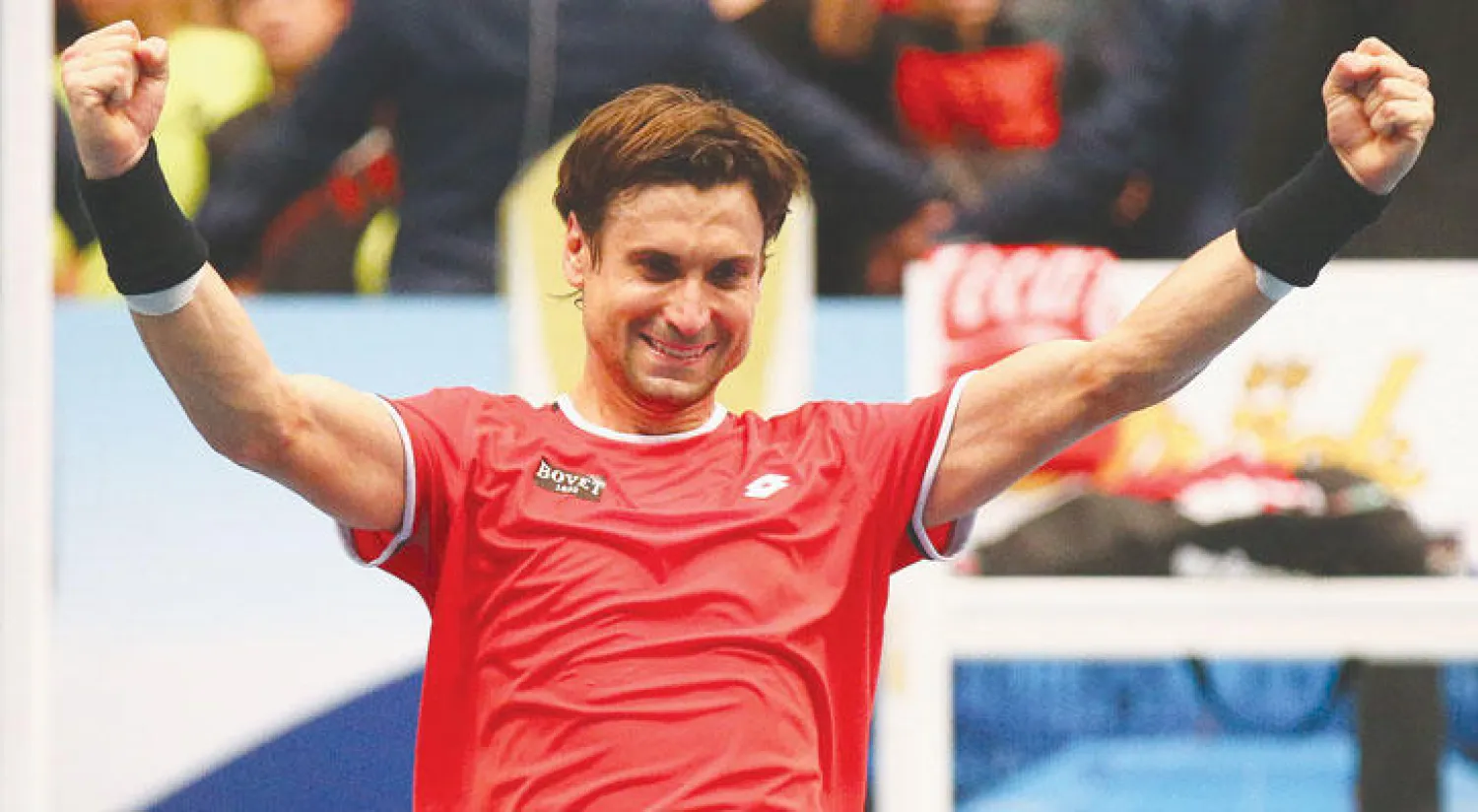 فيرر يحتفل بعد انتصاره بنهائي دورة فيينا (إ.ب.أ)