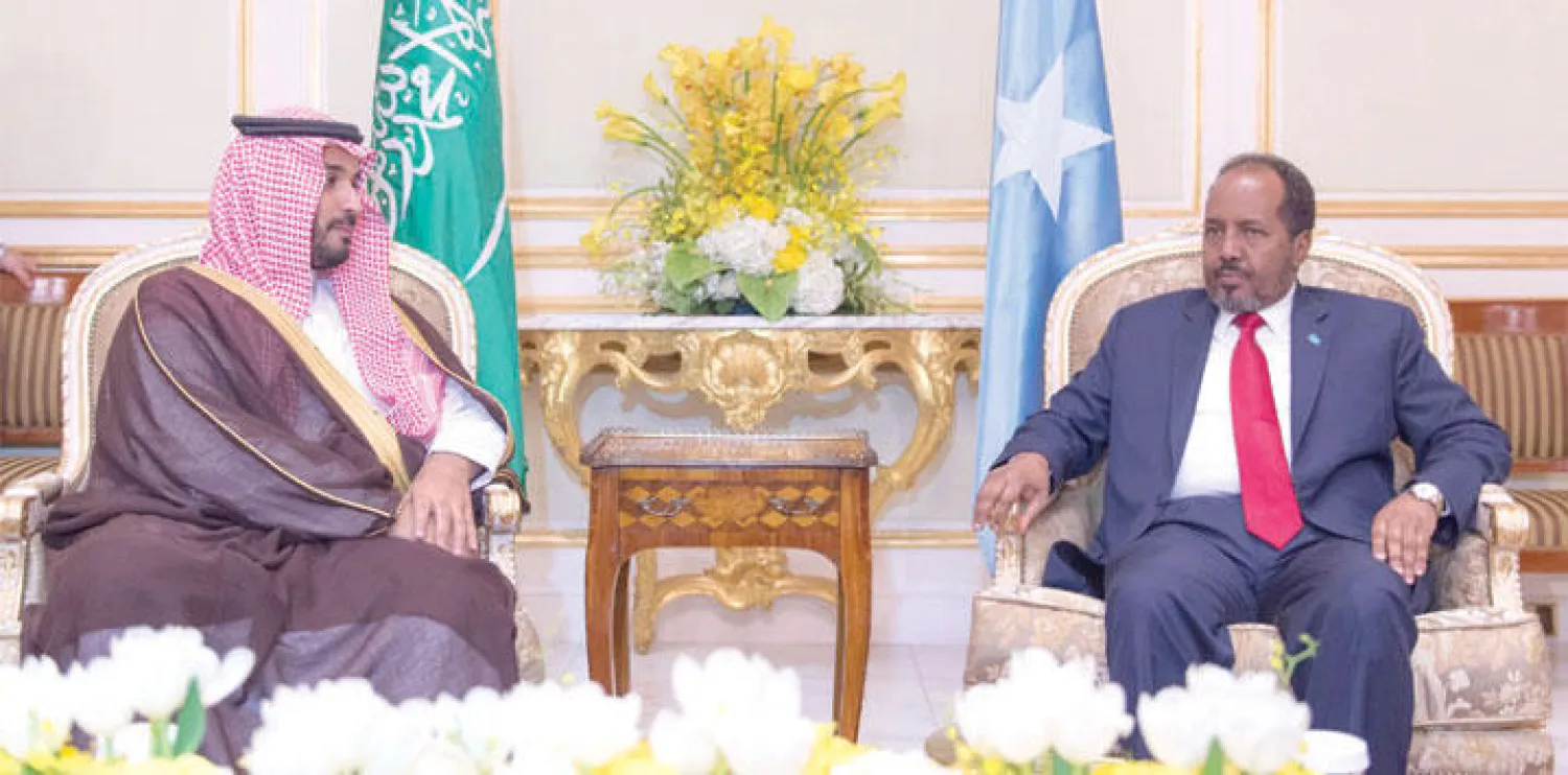 ولي ولي العهد السعودي لدى لقائه أمس الرئيس الصومالي في الرياض (واس)