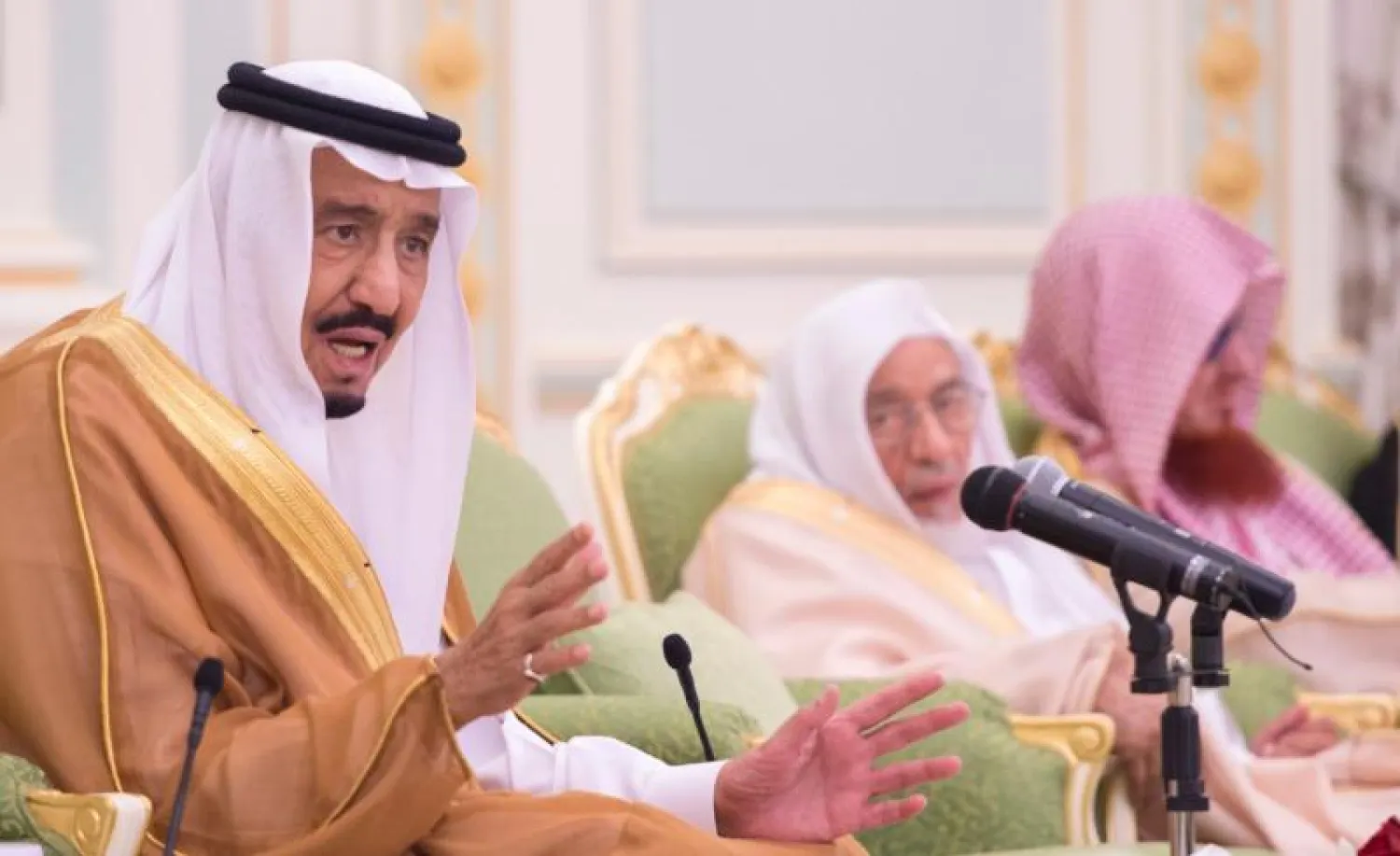 خادم الحرمين الشريفين: رحم الله من أهدى إلي عيوبي