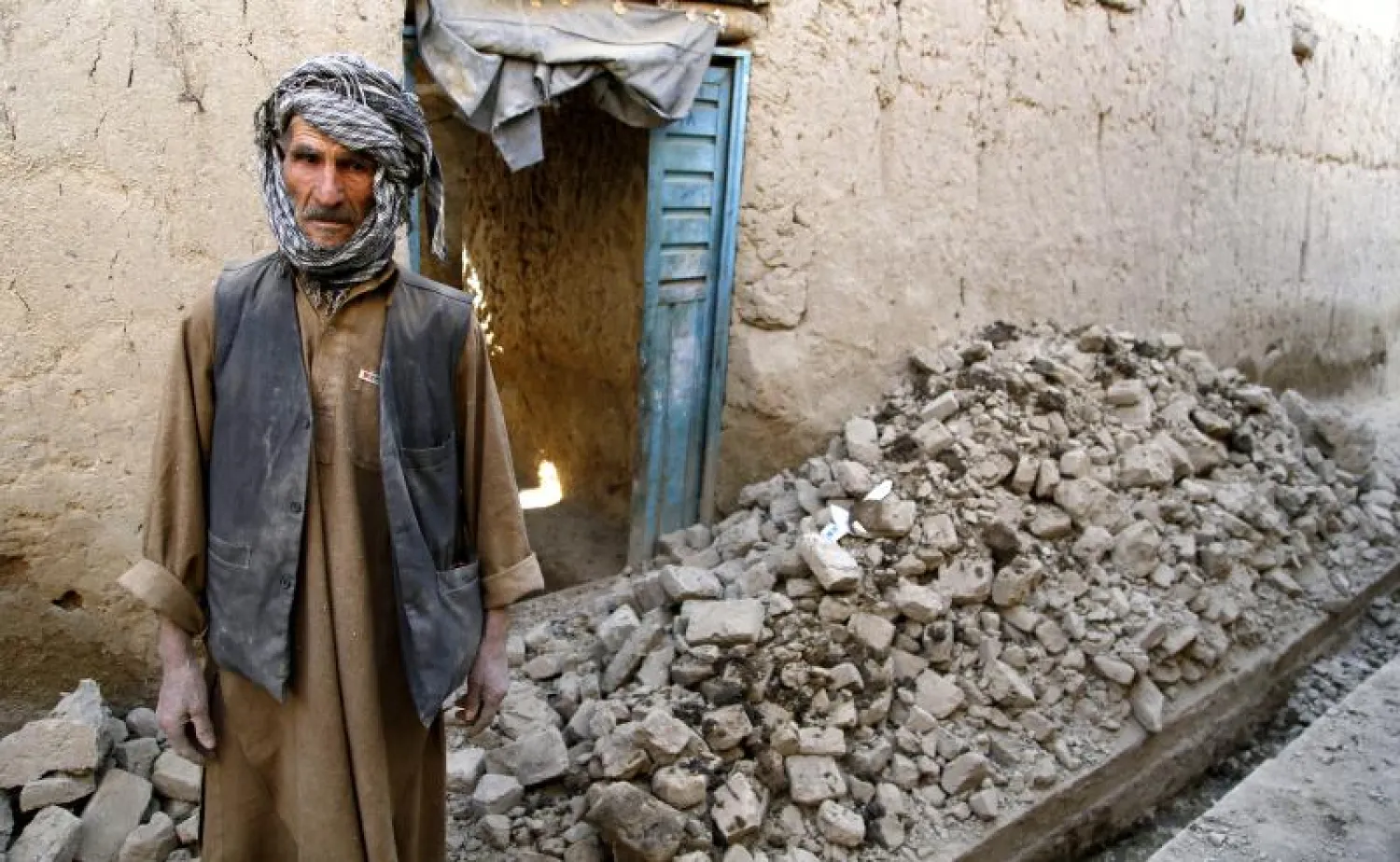 «طالبان» الأفغانية تستغل الزلزال وتسيطر على مناطق مهدمة