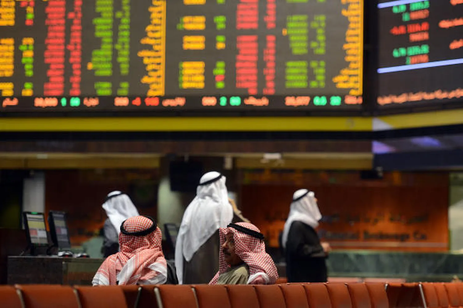 سوق دبي تعمق خسائرها وسط تراجع غالبية البورصات الخليجية