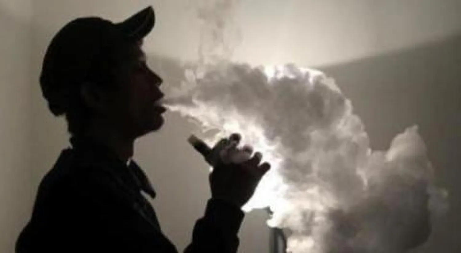 انقسام في الحكومة الماليزية حول حظر السجائر الإلكترونية