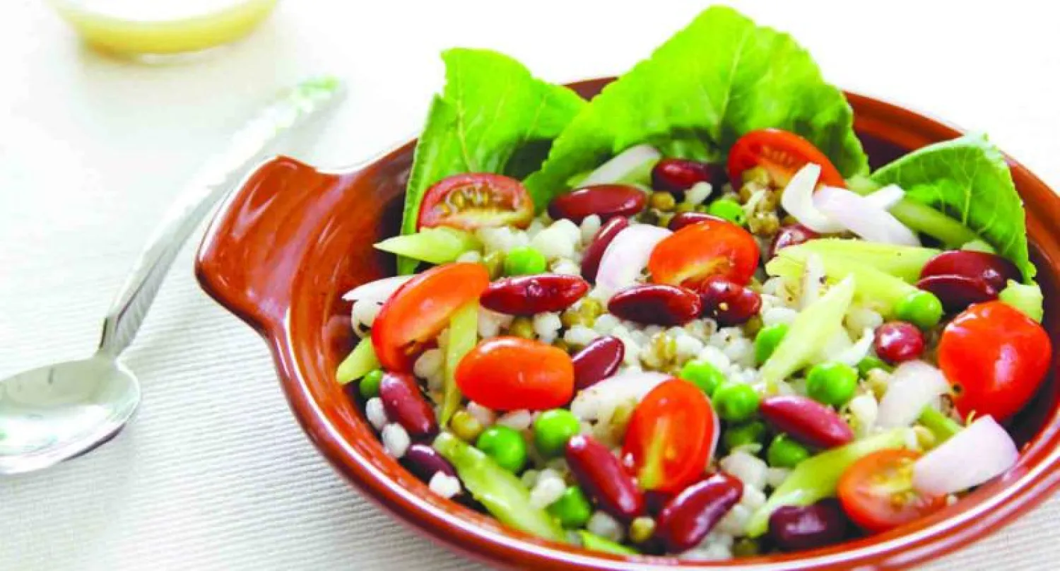 سلطة طماطم بالفلفل الأحمر