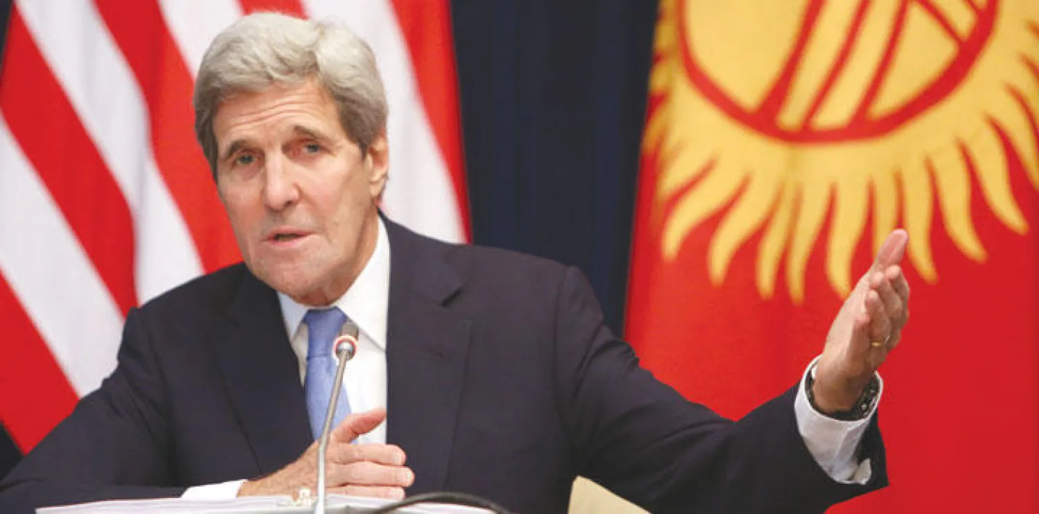 وزير الخارجية الأميركي جون كيري خلال مؤتمر صحافي عقد أمس في مدينة بيشكيك بقيرخستان (إ.ب.أ)