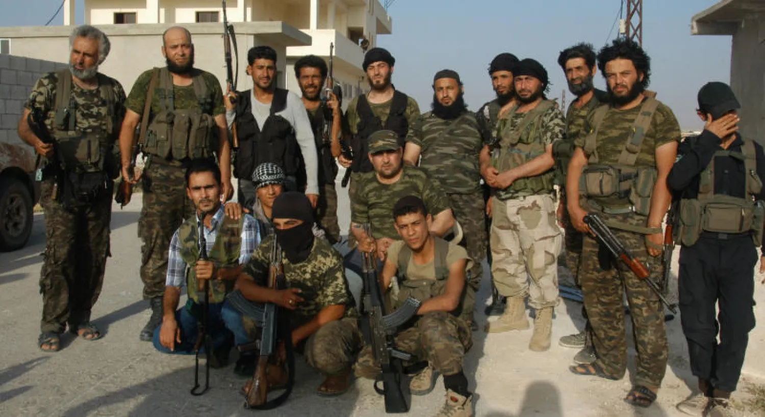 المعارضة السورية تبدأ خطوة عسكرية جديدة على «داعش» بدعم طيران التحالف