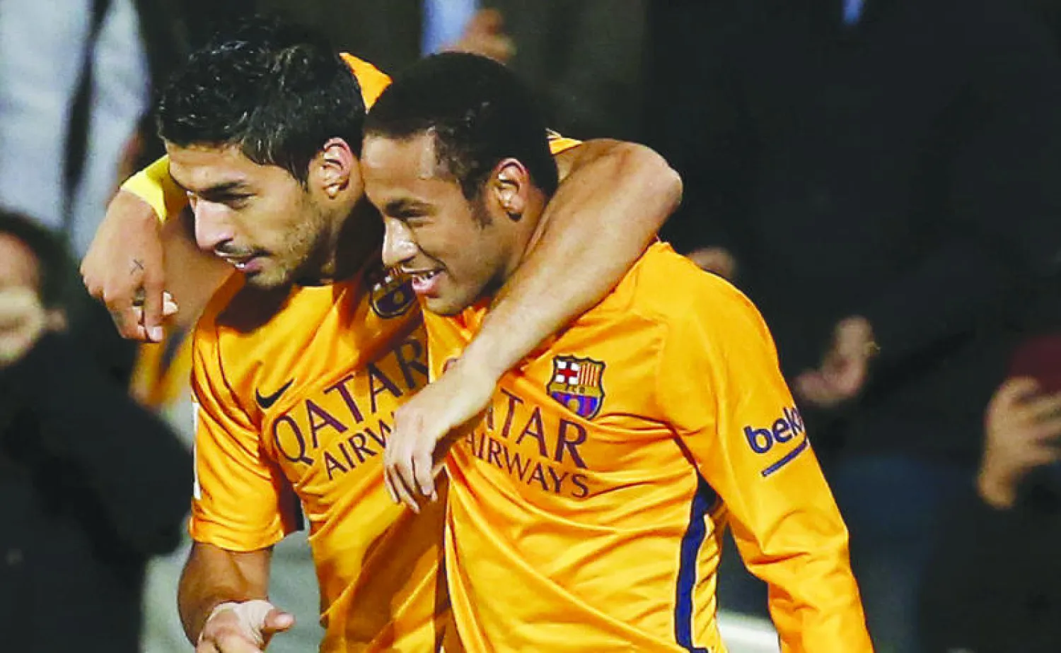 نيمار وسواريز سجلا هدفي  الفوز لبرشلونة (رويترز)