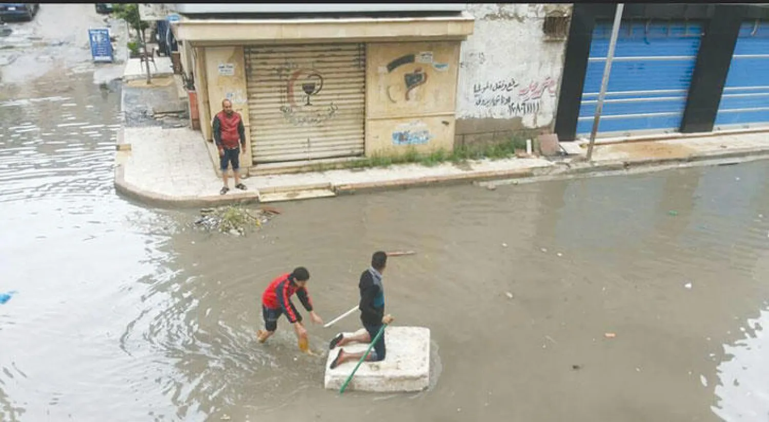 غرق الإسكندرية ومحافظات مجاورة لها في مياه الأمطار بعد عواصف رعدية