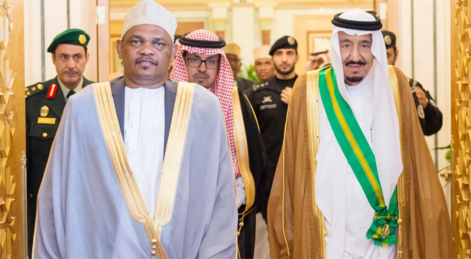 خادم الحرمين الشريفين يستقبل رئيس جمهورية القمر في زيارة رسمية للرياض