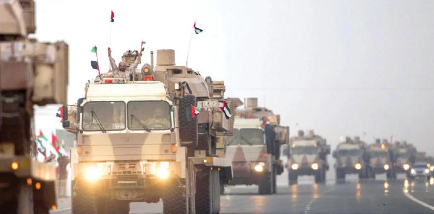 الدفعة الأولى من القوات الإماراتية في طريقها إلى أبو ظبي بعد استبدالها بأخرى إثر انتهاء مهمتها في اليمن (أ.ف.ب)