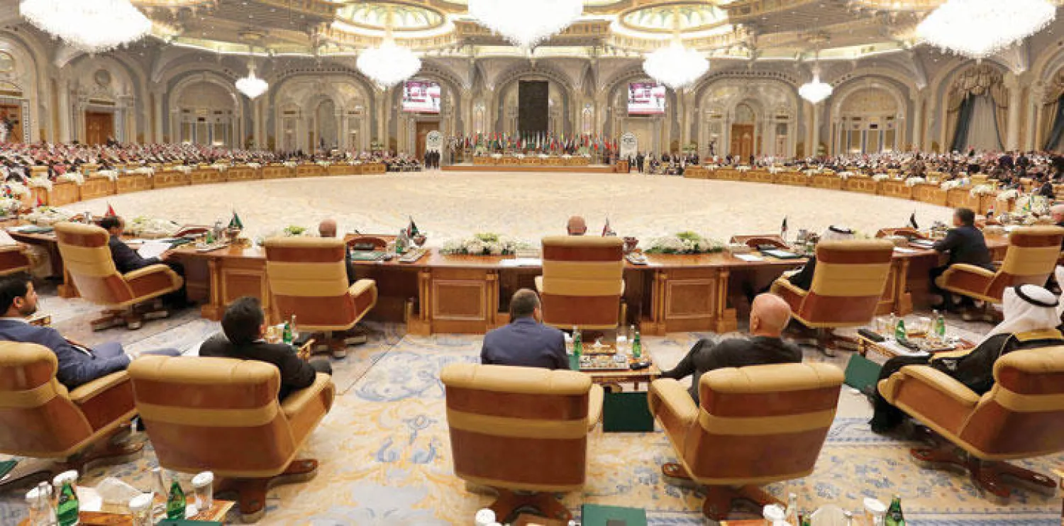 مشهد لاجتماع رؤساء وقادة الدول المشاركة في القمة العربية ـــ الأميركية الجنوبية في الرياض أمس (اي.بي.ايه)