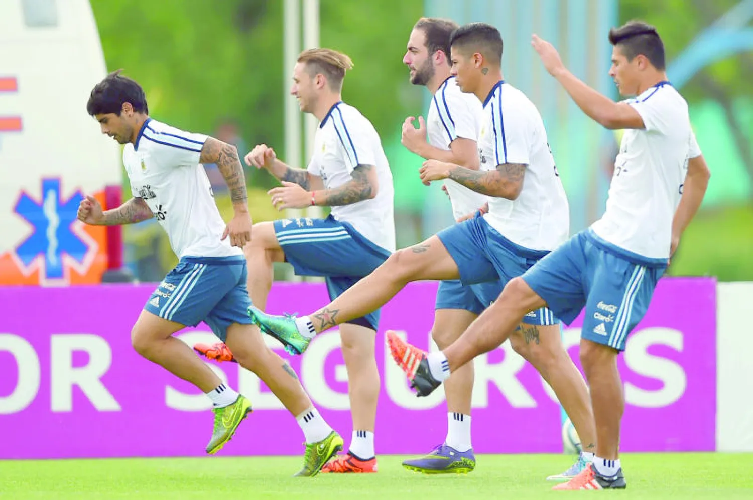 مهمة صعبة للتانغو الأرجنتيني أمام السامبا البرازيلي (أ.ف.ب)