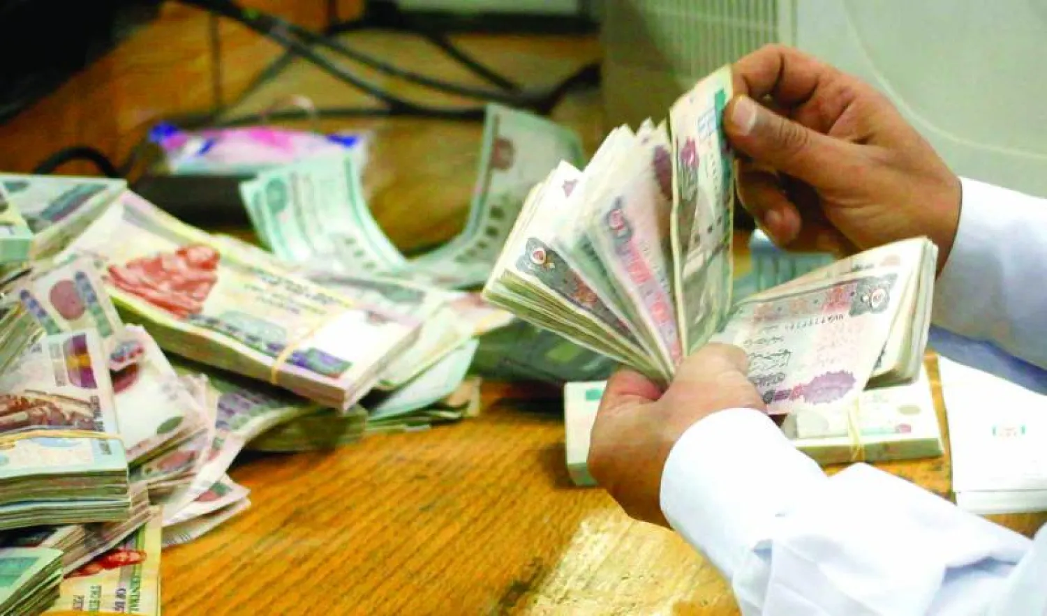 «المركزي المصري» يطرح أذون خزانة باليورو