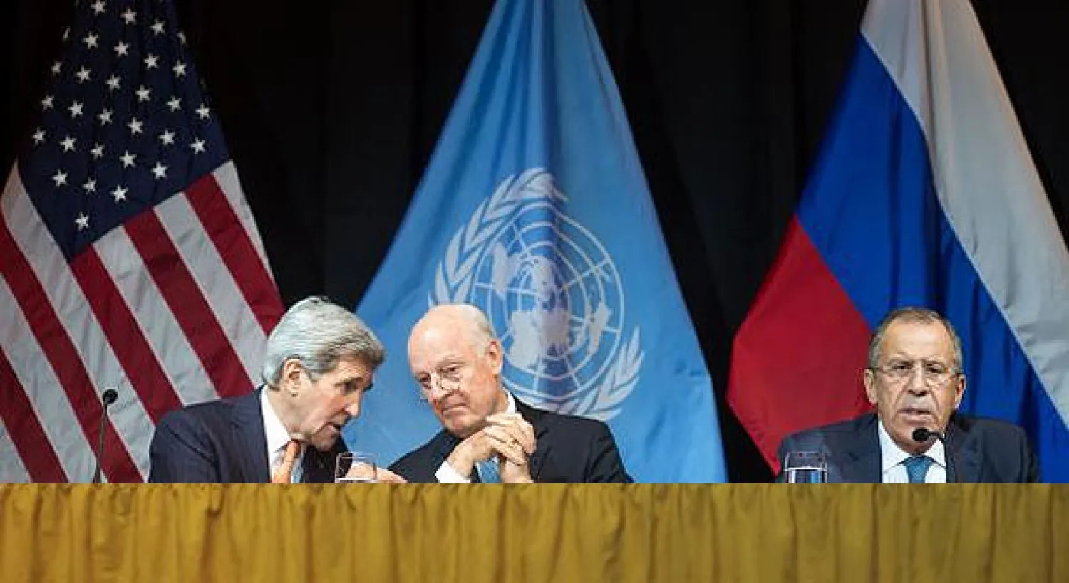 المختلفون يتفقون.. حكومة انتقالية في سوريا خلال 6 أشهر