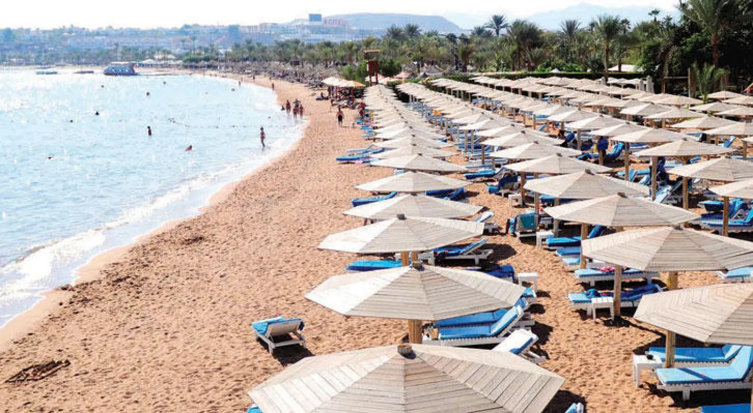 أحد المنتجعات السياحية الخاوية في شرم الشيخ (إ.ب. أ)