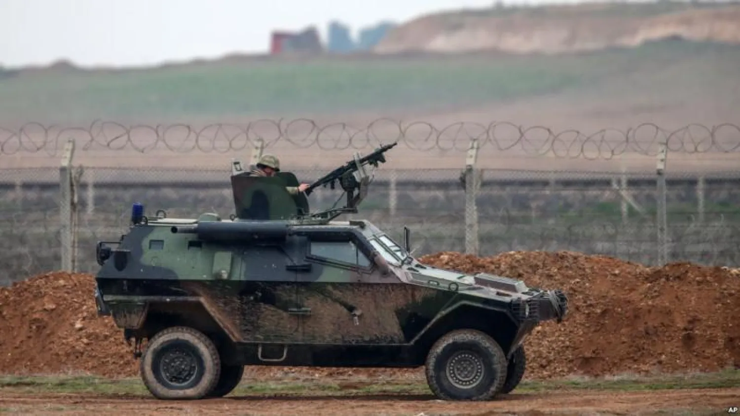 بعد اعتداءات باريس أنقرة تتوعّد قطع حركة تنقل المتطرفين من وإلى سوريا