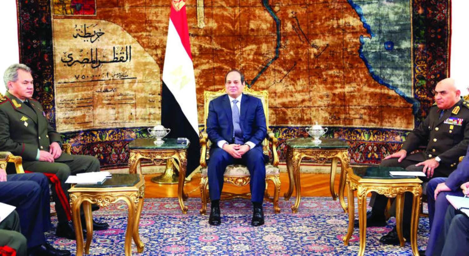 الرئيس المصري عبد الفتاح السيسي خلال استقباله وزير الدفاع الروسي سيرغي شويغو بالقاهرة أمس («الشرق الأوسط»)
