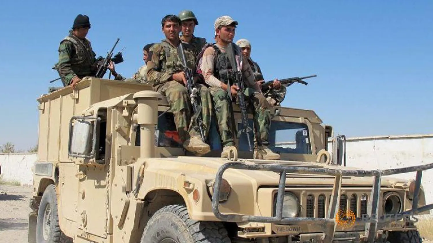 قوات أفغانية تطلق عملية لإنقاذ 18 شخصًا من أسر طالبان