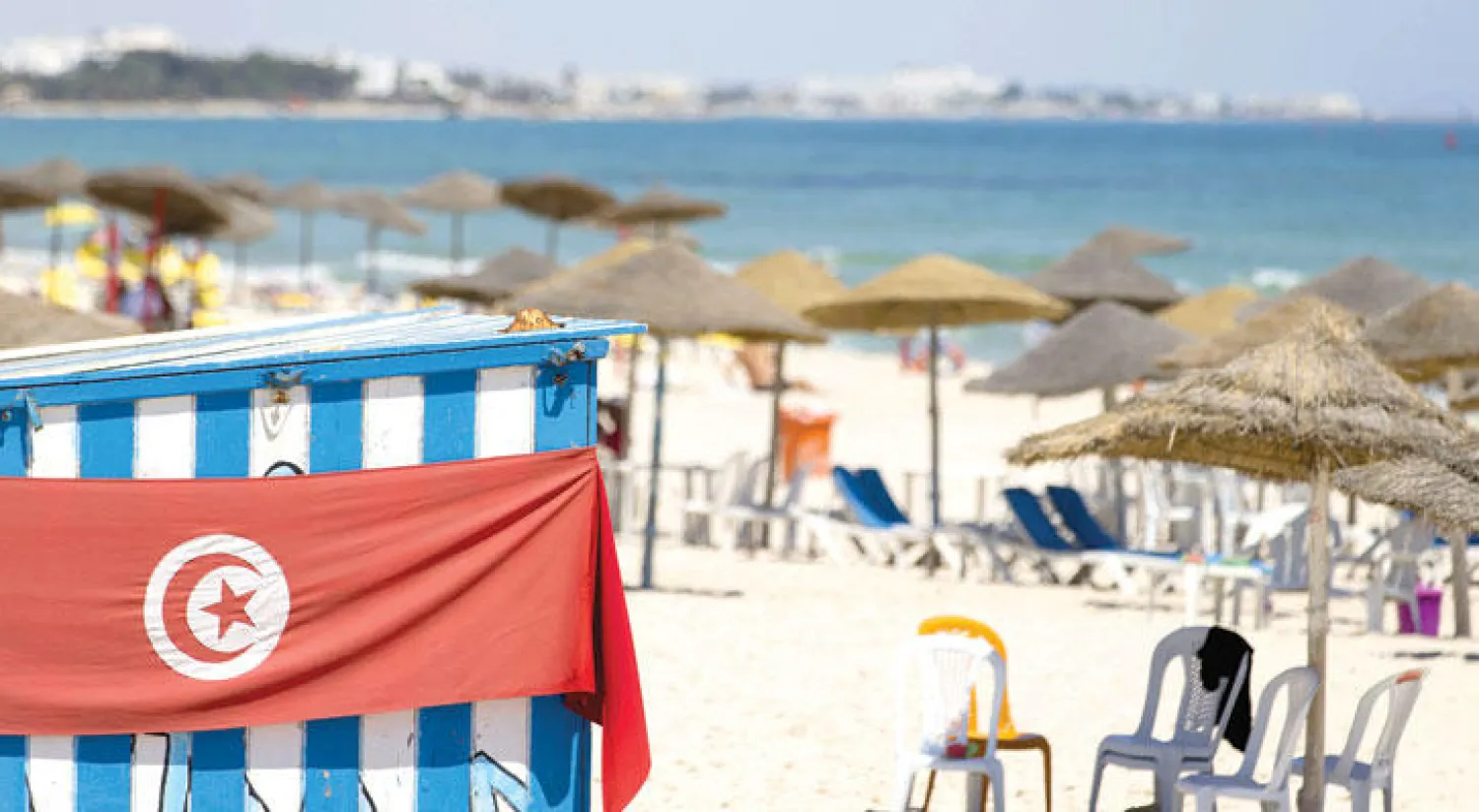 كشفت وزارة السياحة التونسية أن خسائر القطاع السياحي غداة هجوم سوسة وصلت إلى مليار دينار (قرابة 500 مليون دولار) (أ.ف.ب)