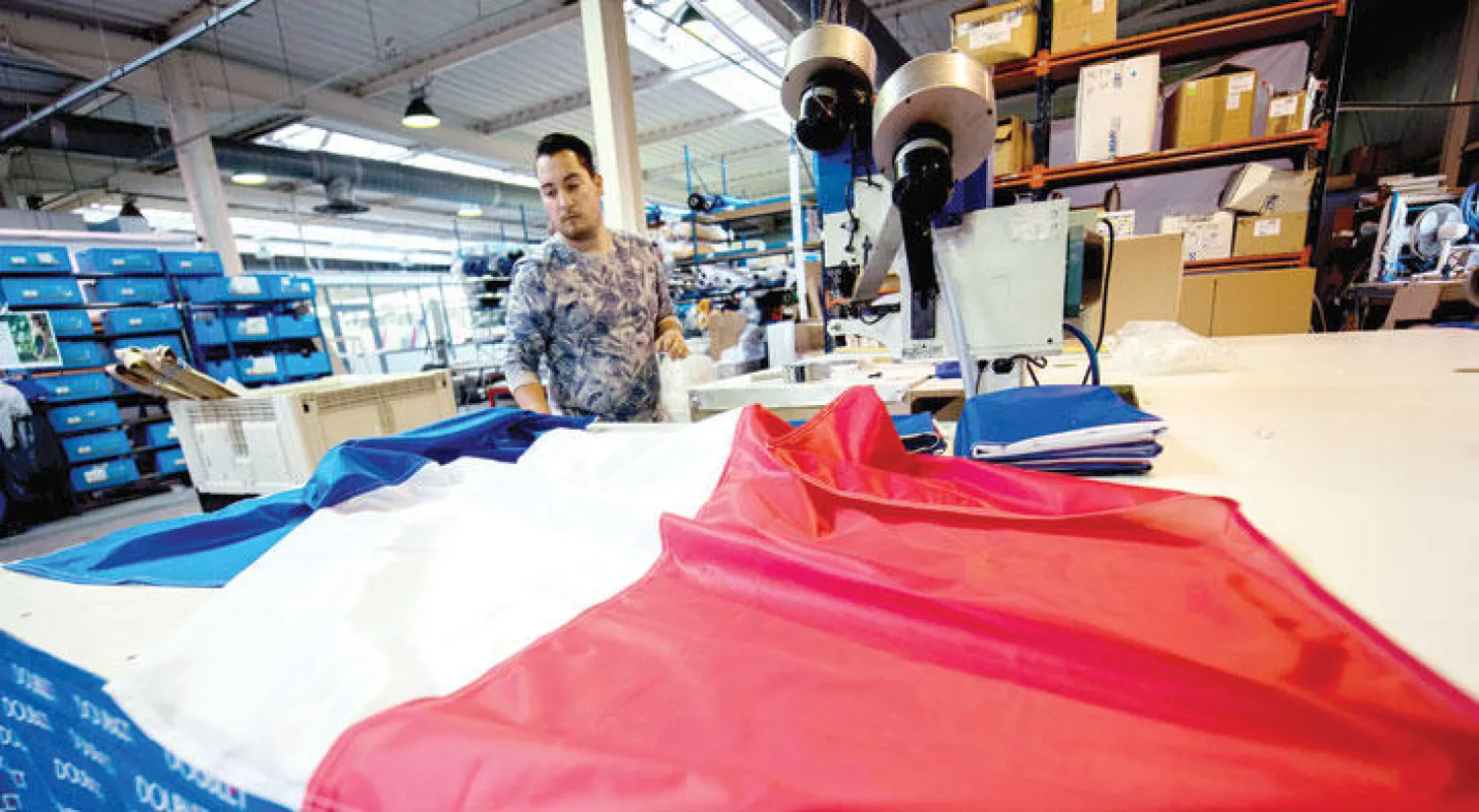 توقعات بقدرة الاقتصاد الفرنسي على «امتصاص» تداعيات هجمات باريس