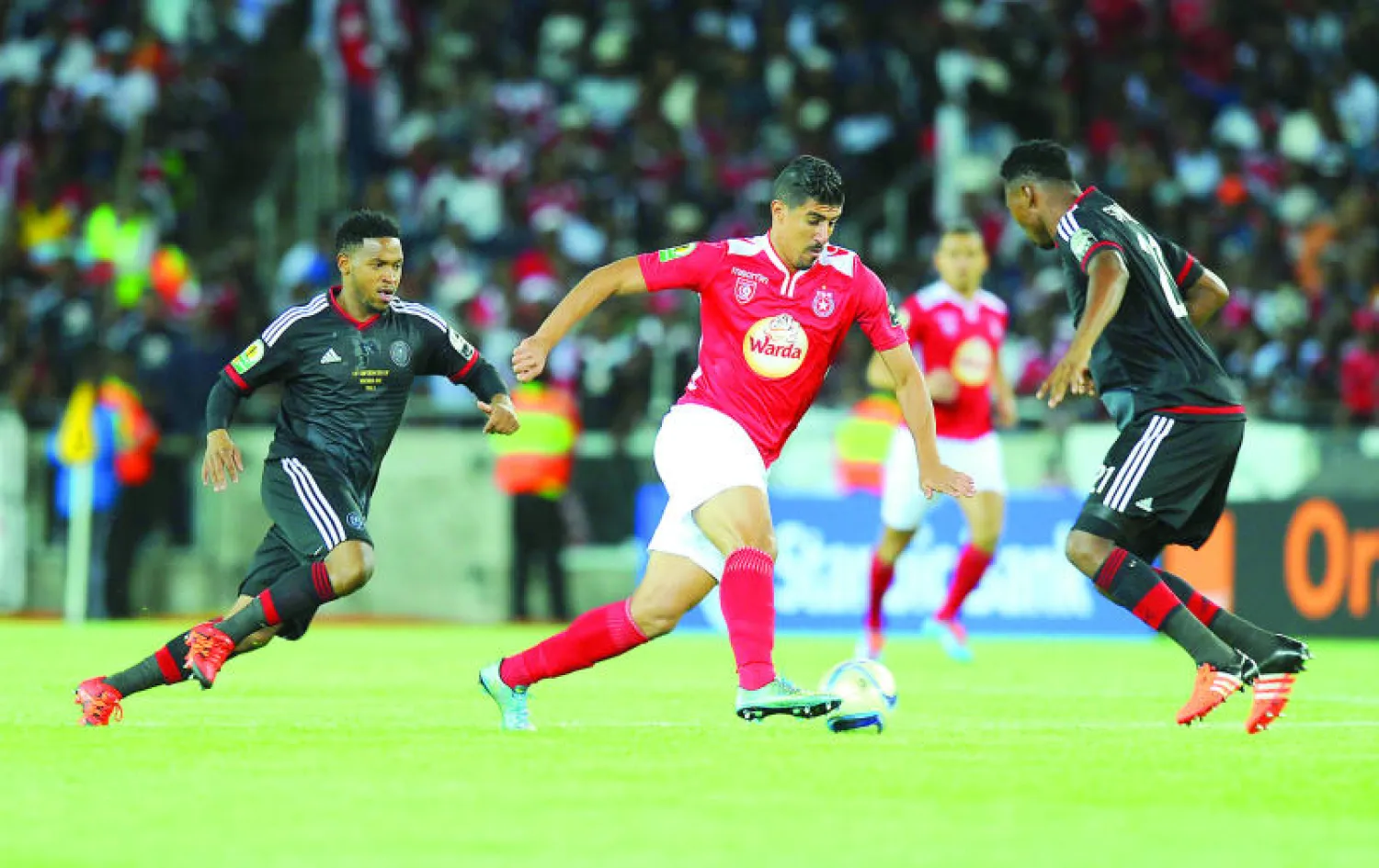 لقطة من مباراة الذهاب بين النجم الساحلي وأورلاندو بايرتس (أ.ف.ب)