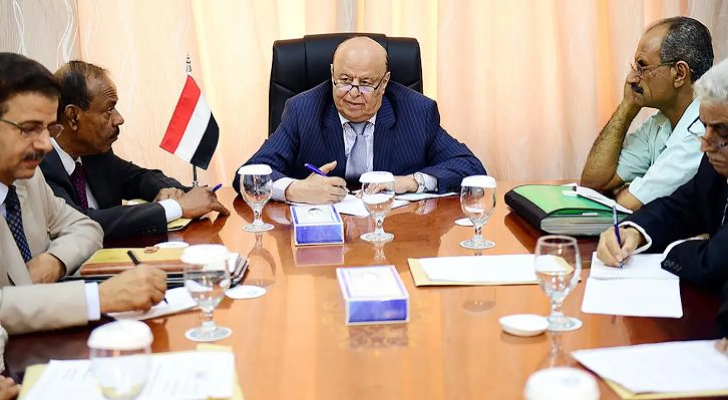 الرئيس اليمني يجري تعديلا وزاريا شمل «الخارجية» و«الداخلية» و«الإعلام»