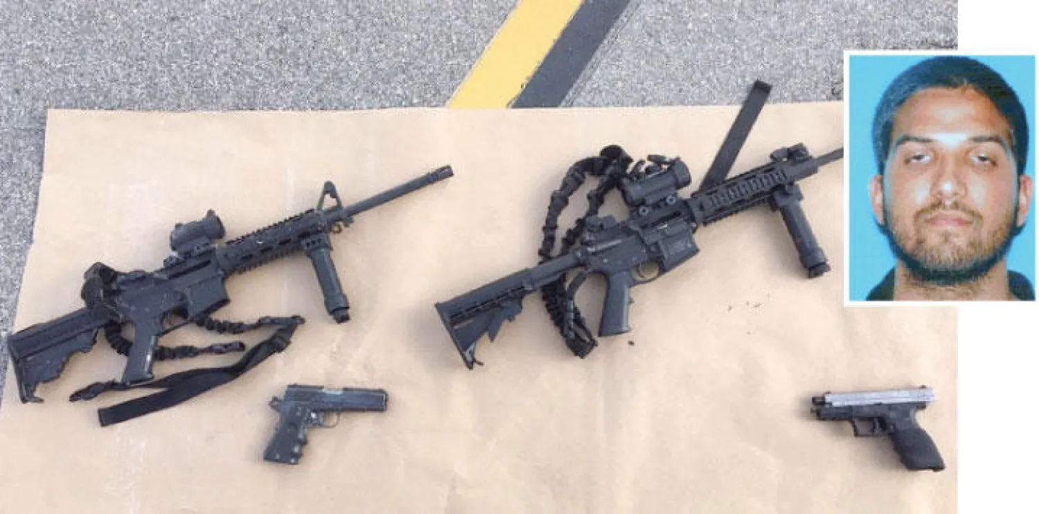 أسلحة عثر عليها في منزل سيد رضوان فاروق وزوجته تشفين مالك بعد مقتلهما.. وفي الإطار المشتبه به فاروق («نيويورك تايمز}) - (أ.ف.ب)