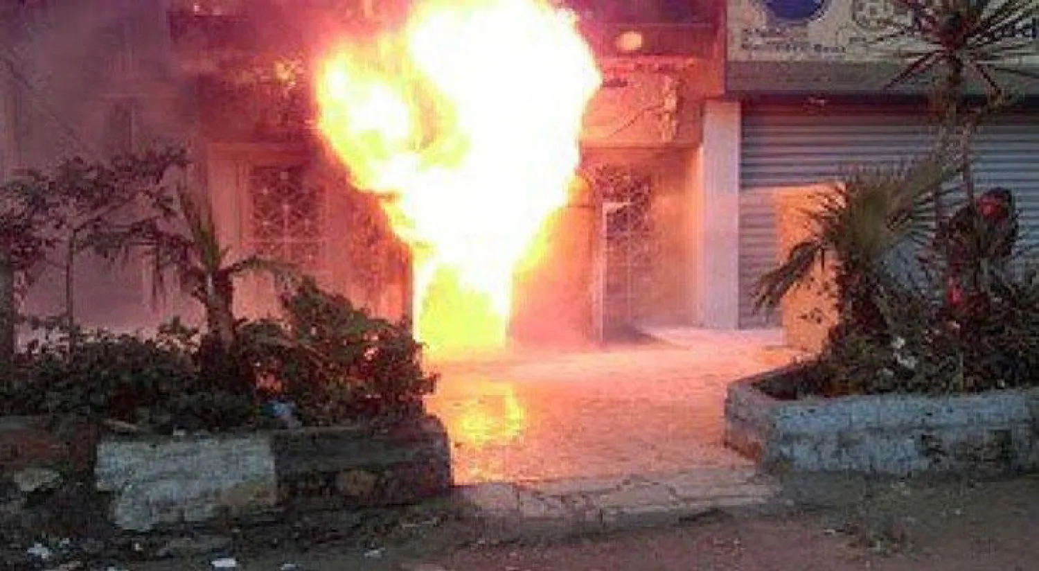 مقتل 16 شخصًا في هجوم بزجاجات حارقة على مطعم وملهى ليلي بمصر