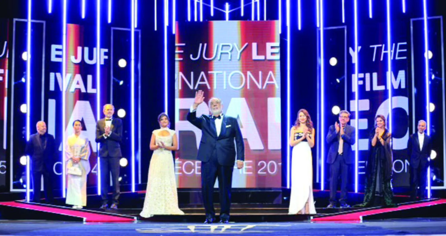 أعضاء لجنة تحكيم الدورة 15 للمهرجان الدولي للفيلم بمراكش برئاسة المخرج الأميركي فرنسيس فورد كوبولا («الشرق الأوسط»)