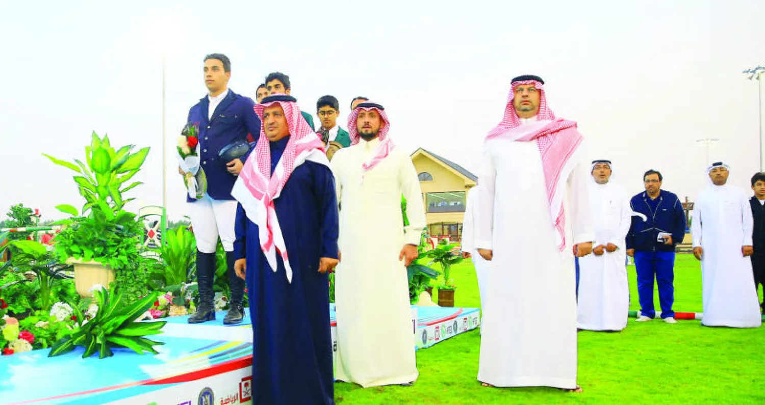 جانب من تتويج الفائزين بشوط السرعة أمس (مركز نوفا الإعلامي)