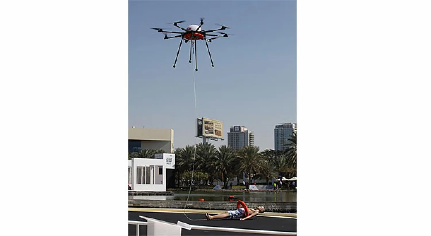 جانب من الدورة الماضية لجائزة الامارات للطائرات بدون طيار («الشرق الأوسط») 