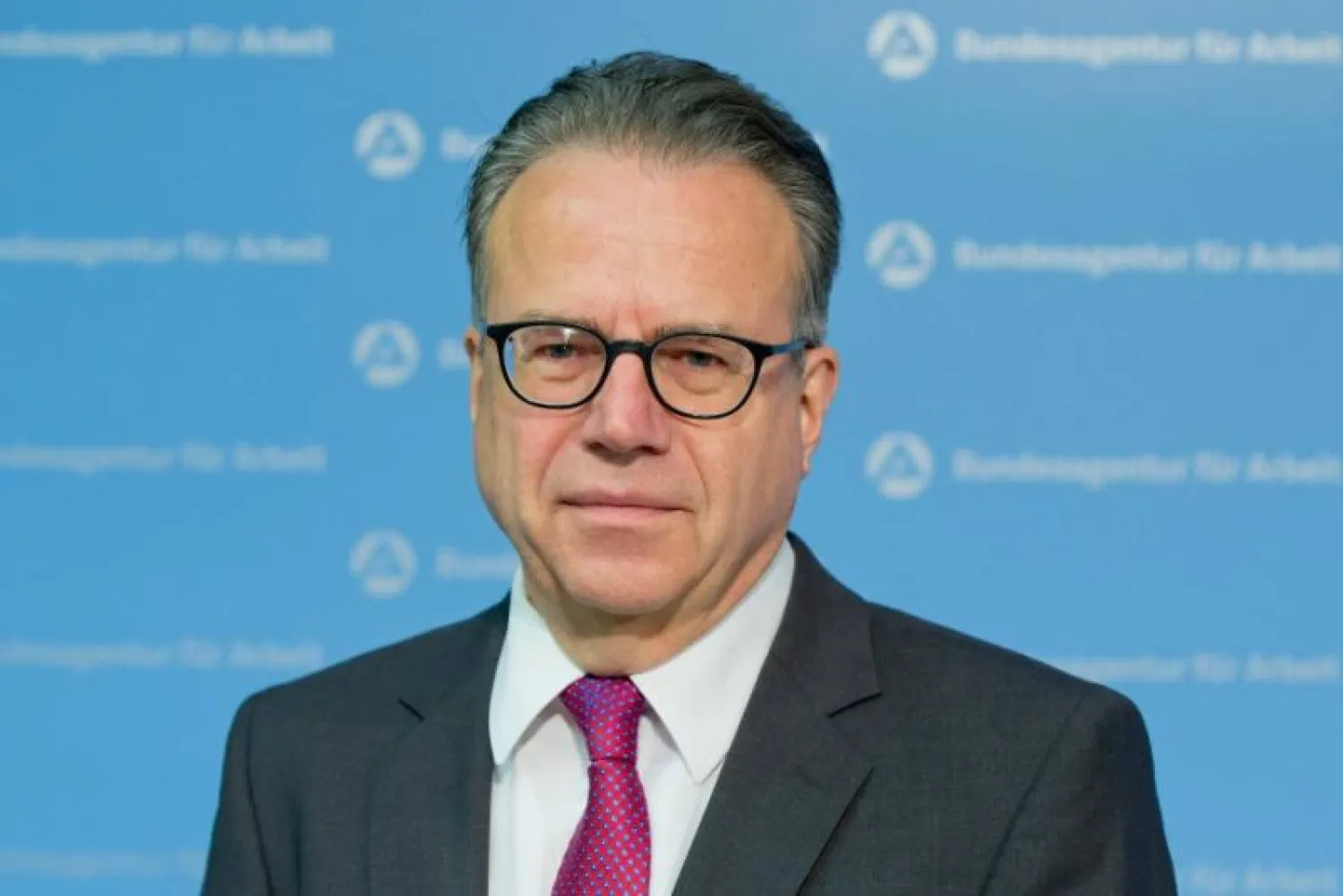 «الاتحادي الألماني لشؤون اللاجئين» متفائل بتسريع إجراءات طلبات اللجوء