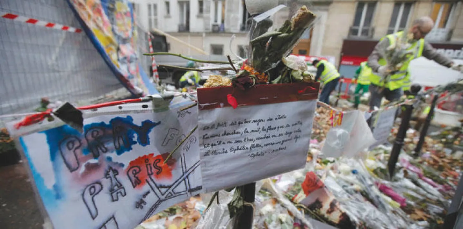 موقع أحد الاعتداءات الثلاثة في باريس أمس (رويترز)