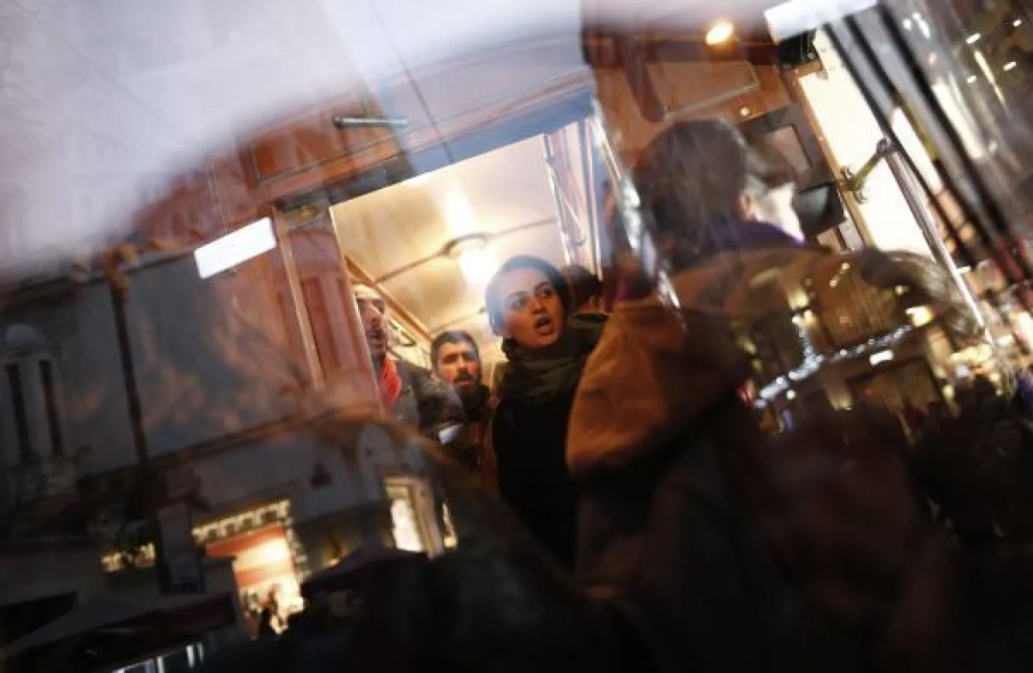 الشرطة التركية تطلق قنابل مسيلة للدموع لتفريق مظاهرة في ديار بكر