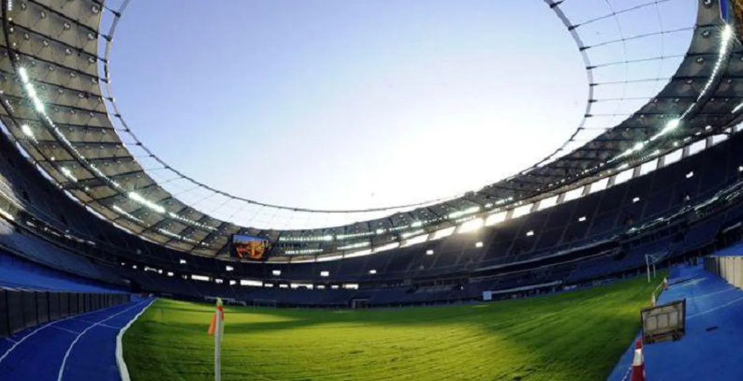 الكويتيون يحتفلون بافتتاح استاد جابر الرياضي