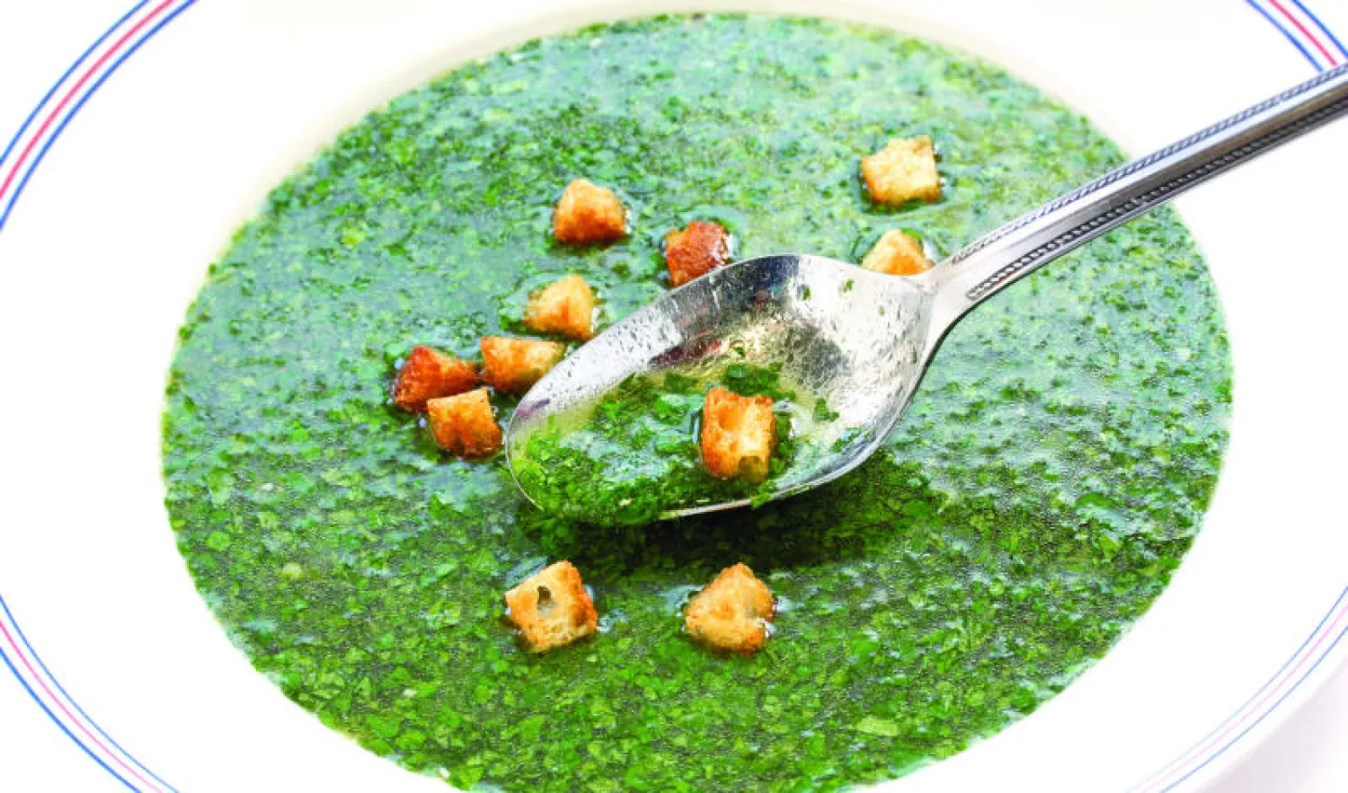 الملوخية والفتة والديك الرومي.. على مائدة المصريين