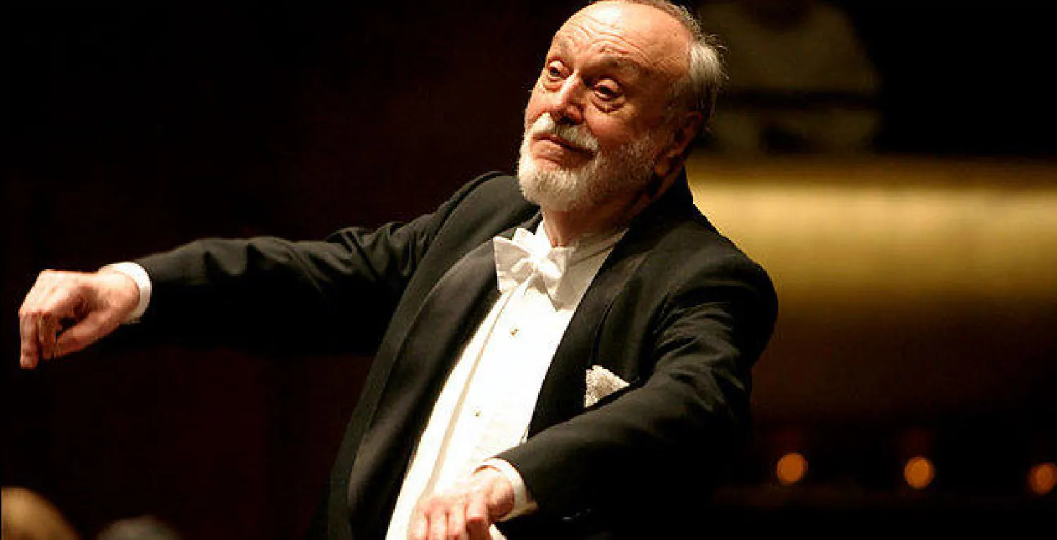 رحيل قائد الأوركسترا الألماني كورت ماسور عن عمر يناهز 88 عامًا