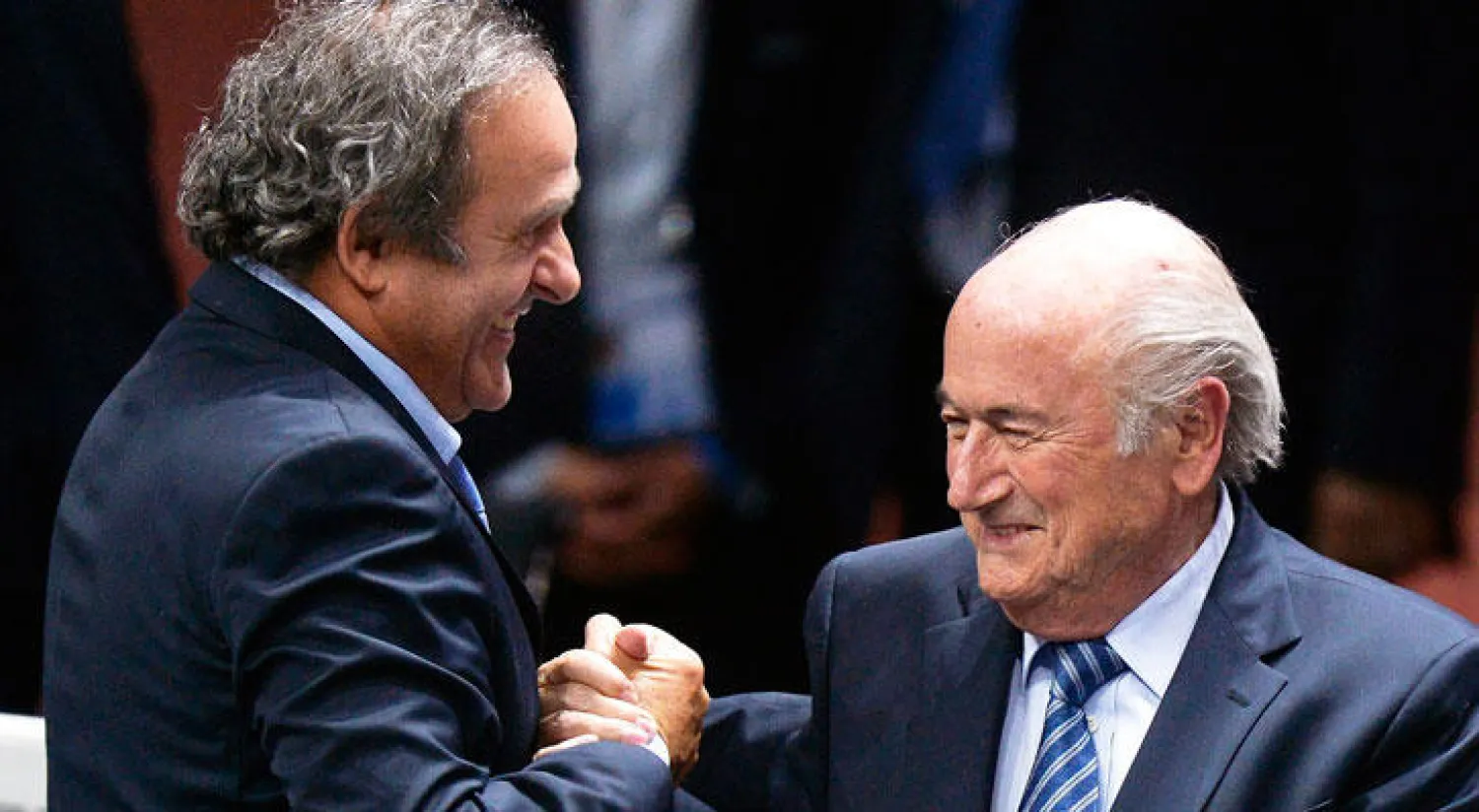 إيقاف بلاتر وبلاتيني عن ممارسة الأنشطة الكروية لمدة ثمانية أعوام