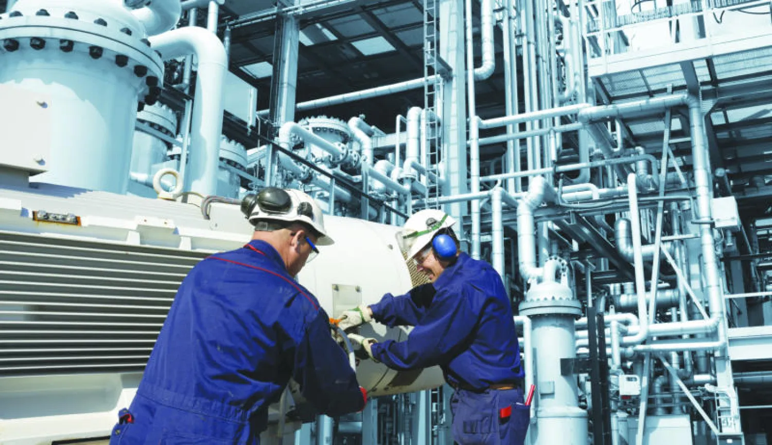 صناعة البتروكيماويات الخليجية.. والتحدي الجديد بعد رفع الحظر عن طهران