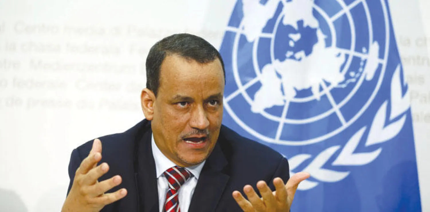المبعوث الأممي إلى اليمن إسماعيل ولد الشيخ أحمد يتحدث إلى وسائل الإعلام بعد محادثات سويسرا بين الاطراف اليمنية (رويترز)