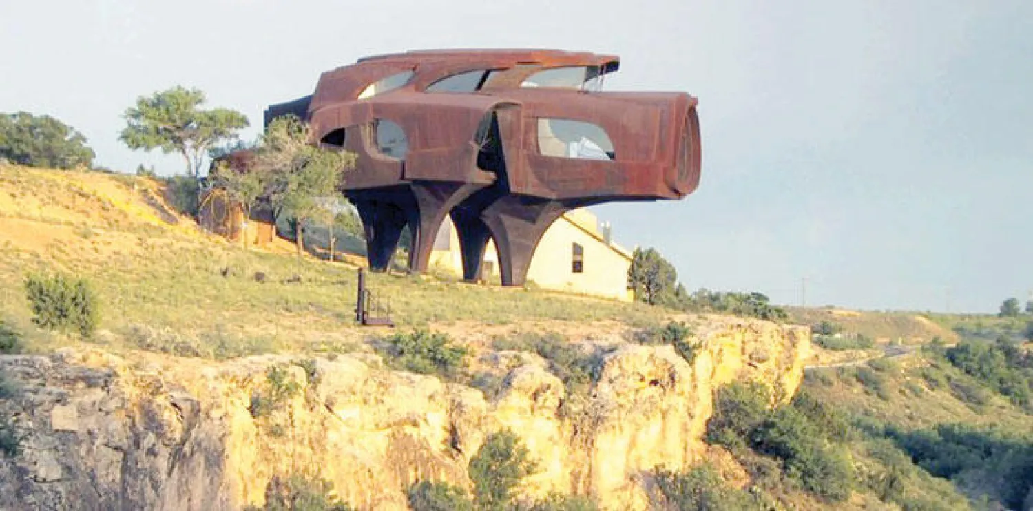 منزل تكساس الحديدي.. أراده صاحبه مصدر إلهام مستمر لطلبة الفنون