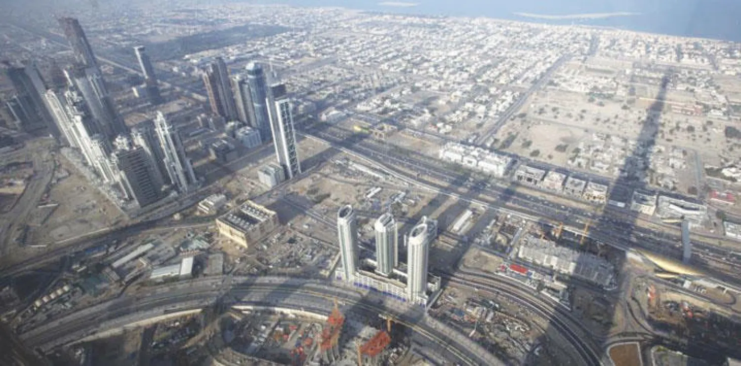 استقرار القطاع العقاري في دبي يرتبط بدعم النشاط الاقتصادي فيها (رويترز)