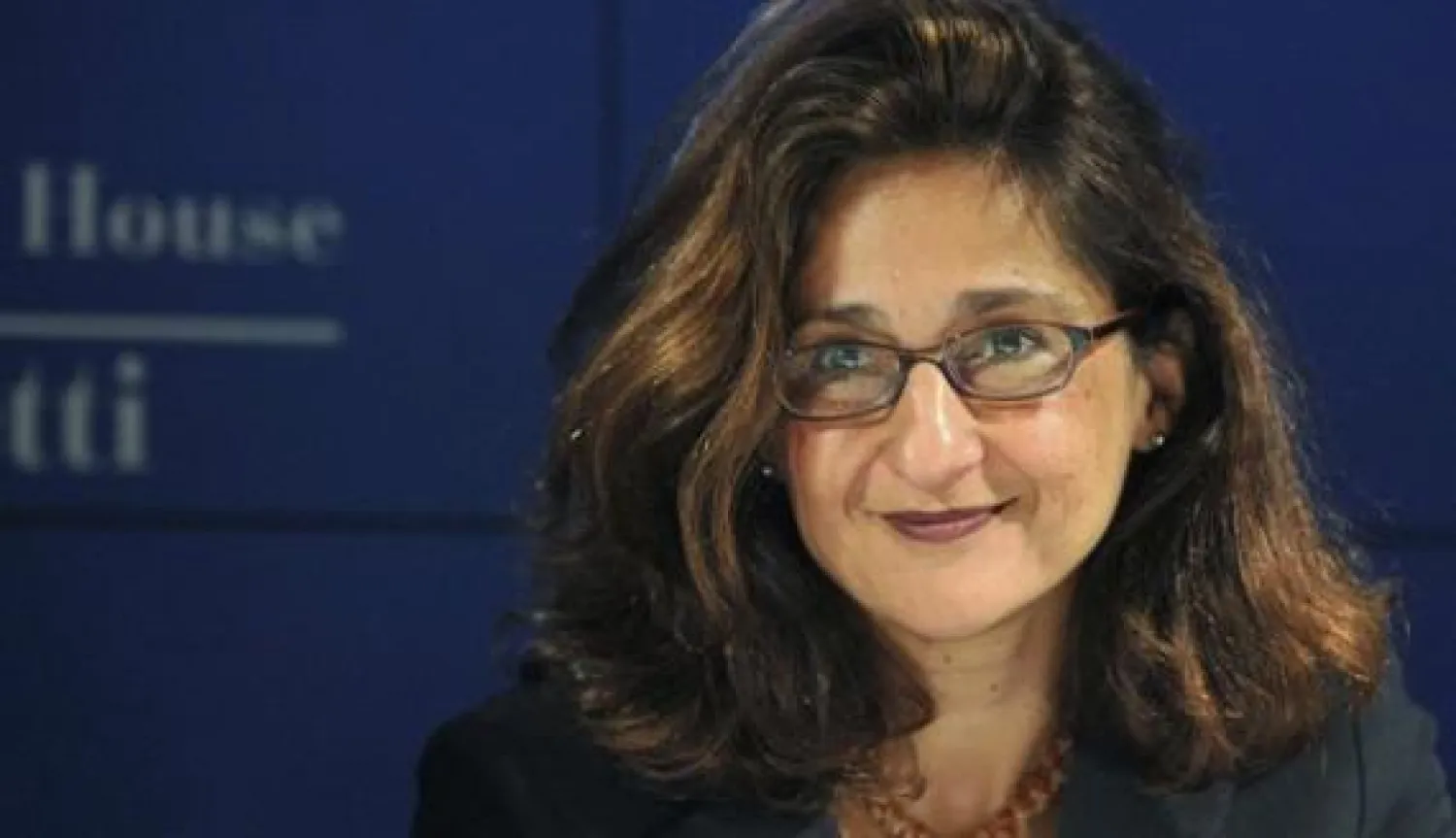 كاميرون يعين اقتصاديةً مصريةً في مجلس أمناء المتحف البريطاني