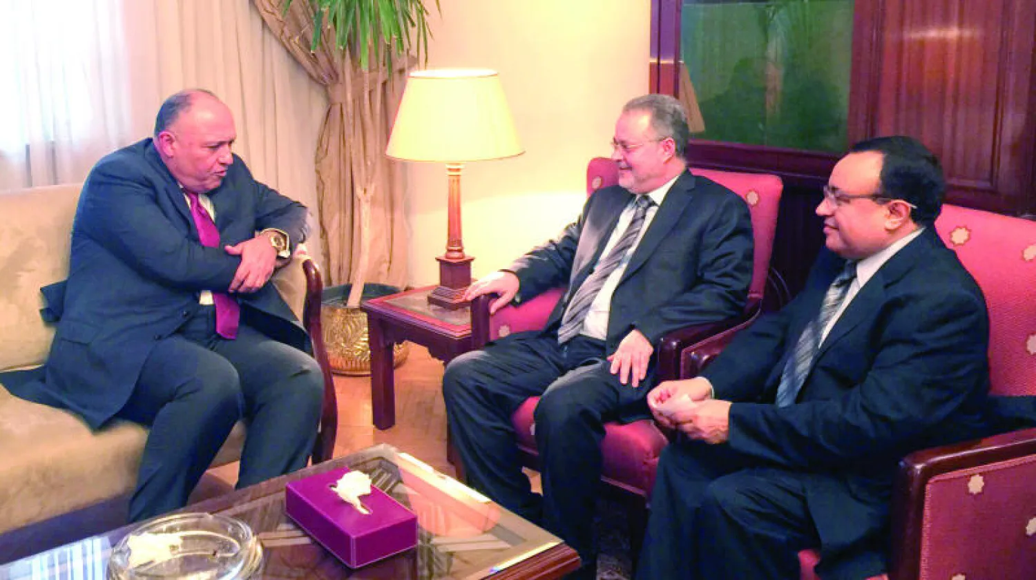 اليمن تبحث مع مصر سبل تقديم مزيد من التسهيلات لدخول اليمنيين لأراضيها