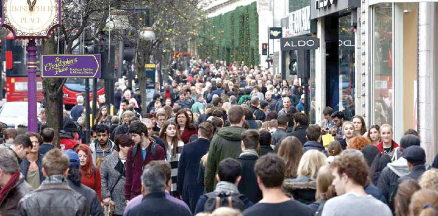 ازدحام المتسوقين في وسط لندن