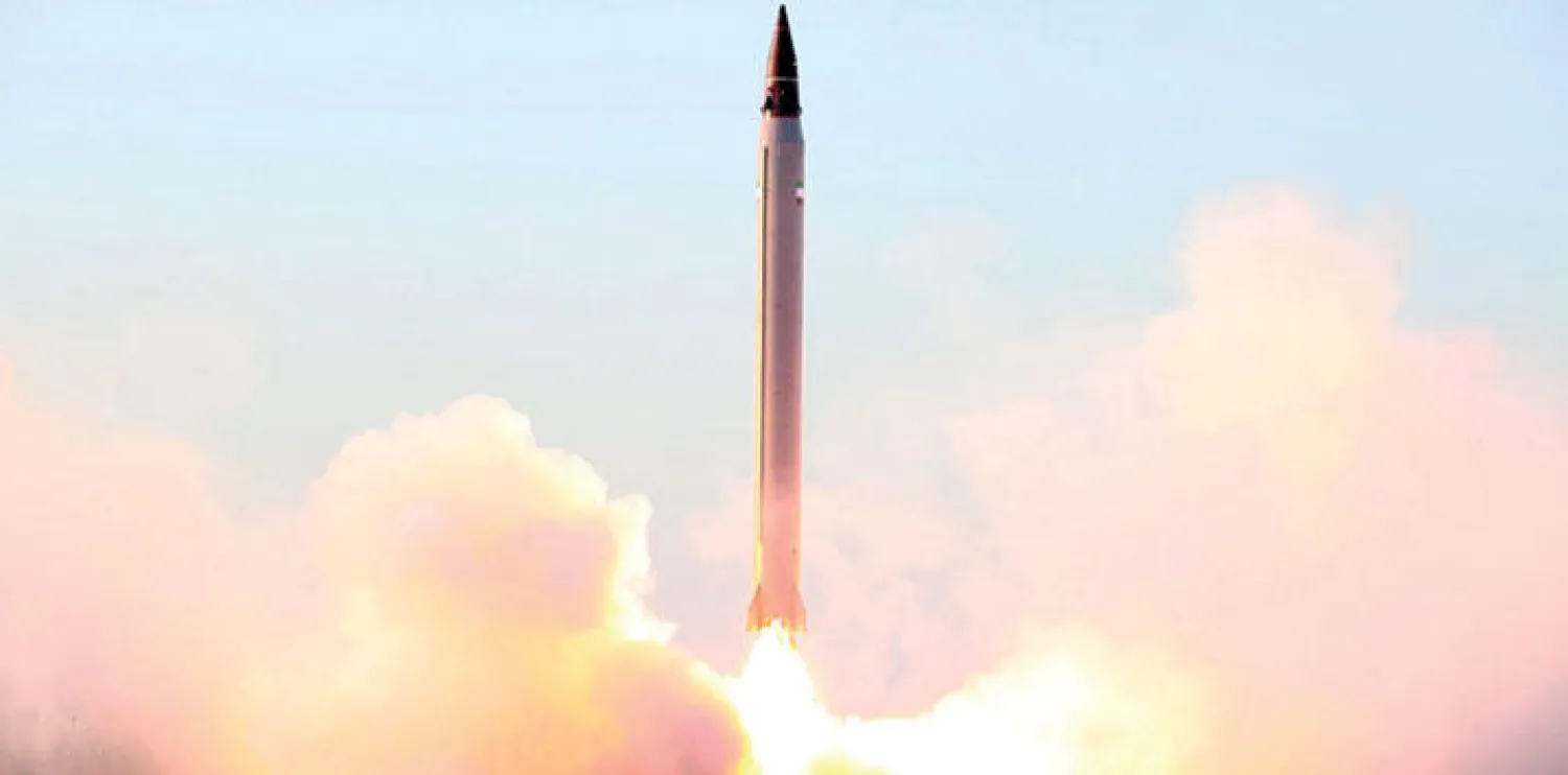 صورة أرشيفية لصاروخ «عماد» الباليستي طويل المدى أطلق من موقع مجهول في إيران (أ.ب)