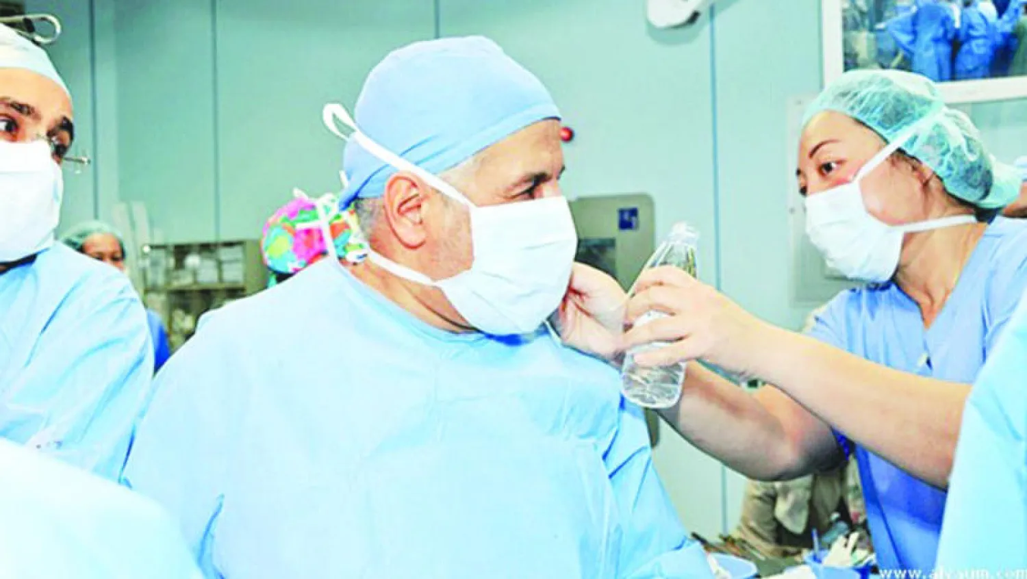 فريق طبي سعودي متخصص ينجح في فصل التوأم الطفيلي اليمني